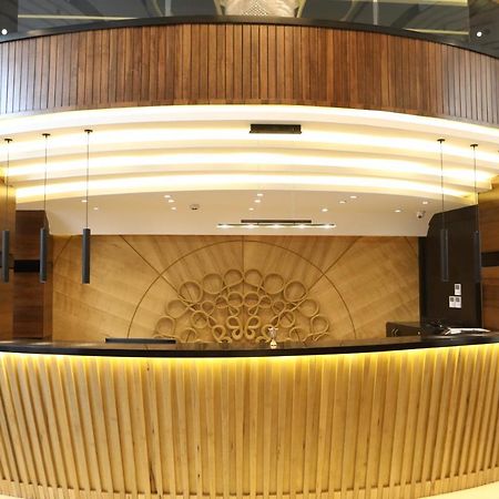 فندق صحارى الخليج Sahara Gulf Hotel Apartments Amman Bagian luar foto