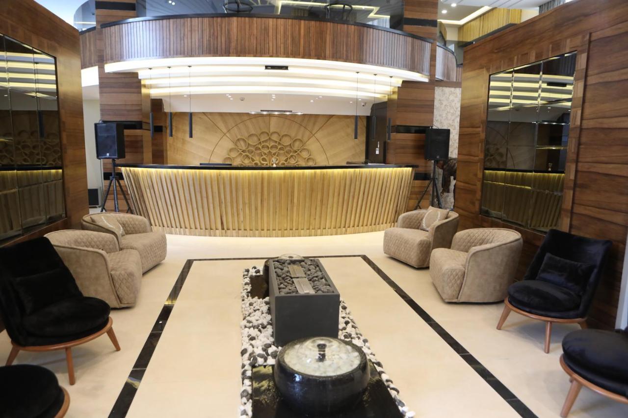 فندق صحارى الخليج Sahara Gulf Hotel Apartments Amman Bagian luar foto